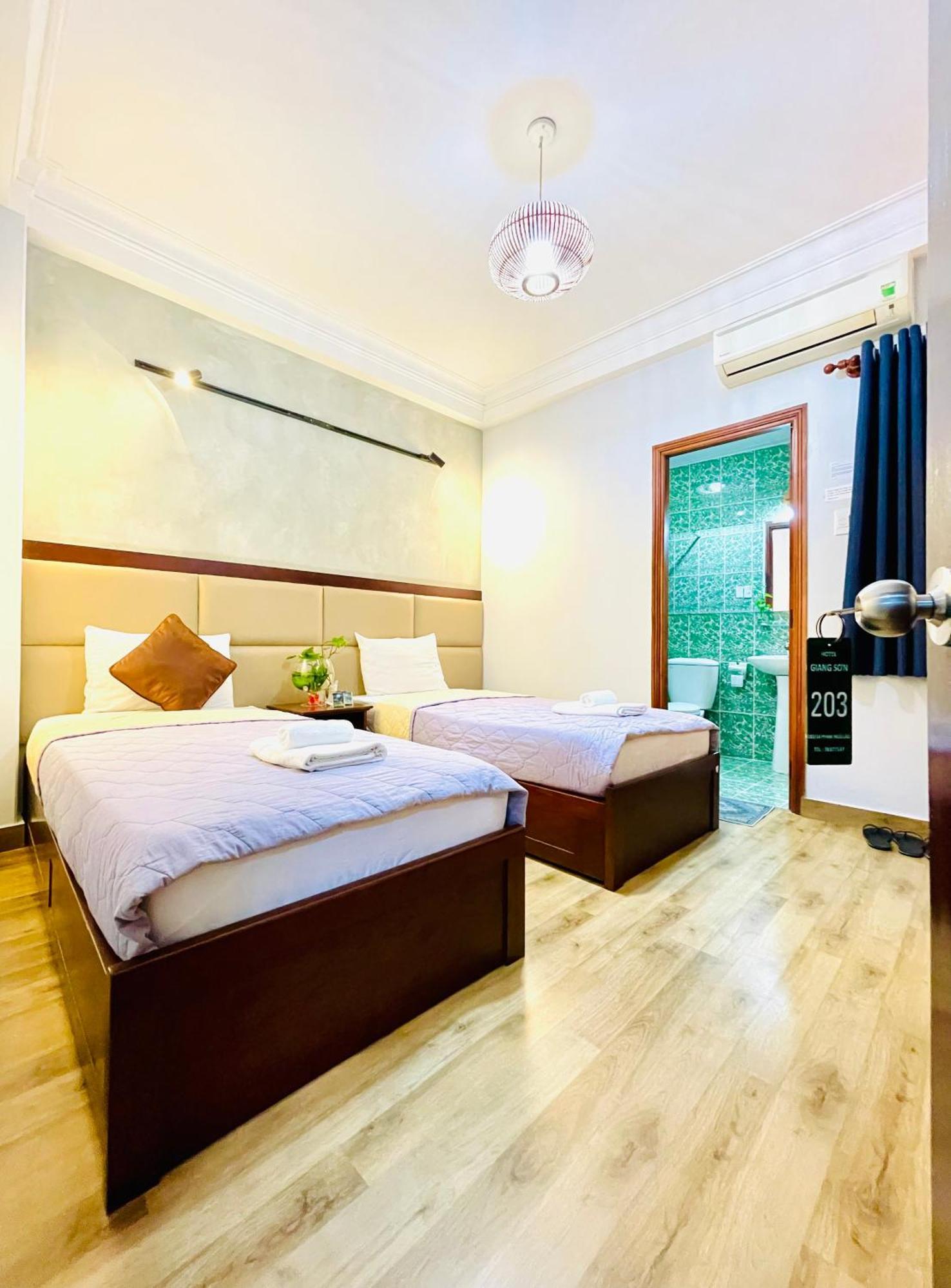Giang Son Hotel江山民宿范五老区酒吧街胡志明市 Extérieur photo